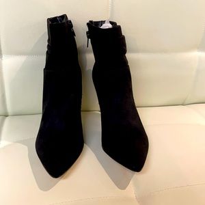 XOXO Taniah Pointed Toe Ankle Boots Size 6